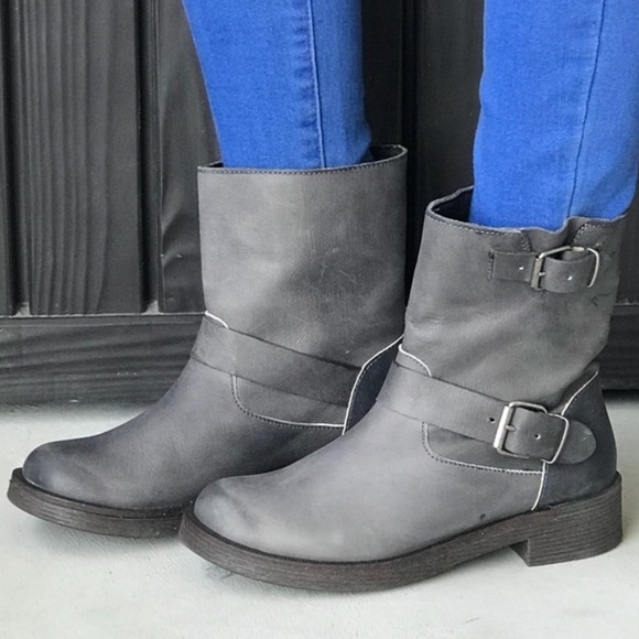 Urban Outfitters Shoes - Crafted in Spain Stone Leather Lug Sole Moto Boots